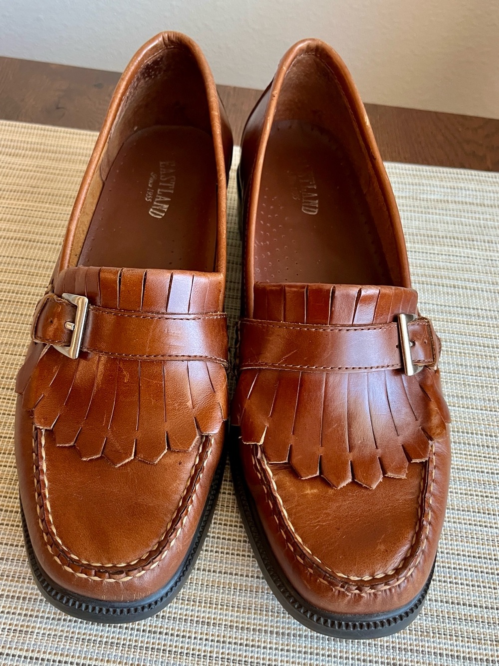 Women’s Eastland Rosalie Brown Leather Kiltie Fringe Loafers Size 9 Wide - Picture 11 of 11